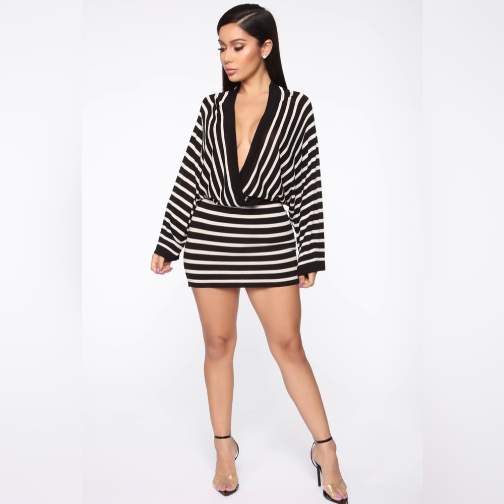 Black and White Mini Dress 🖤🤍✨